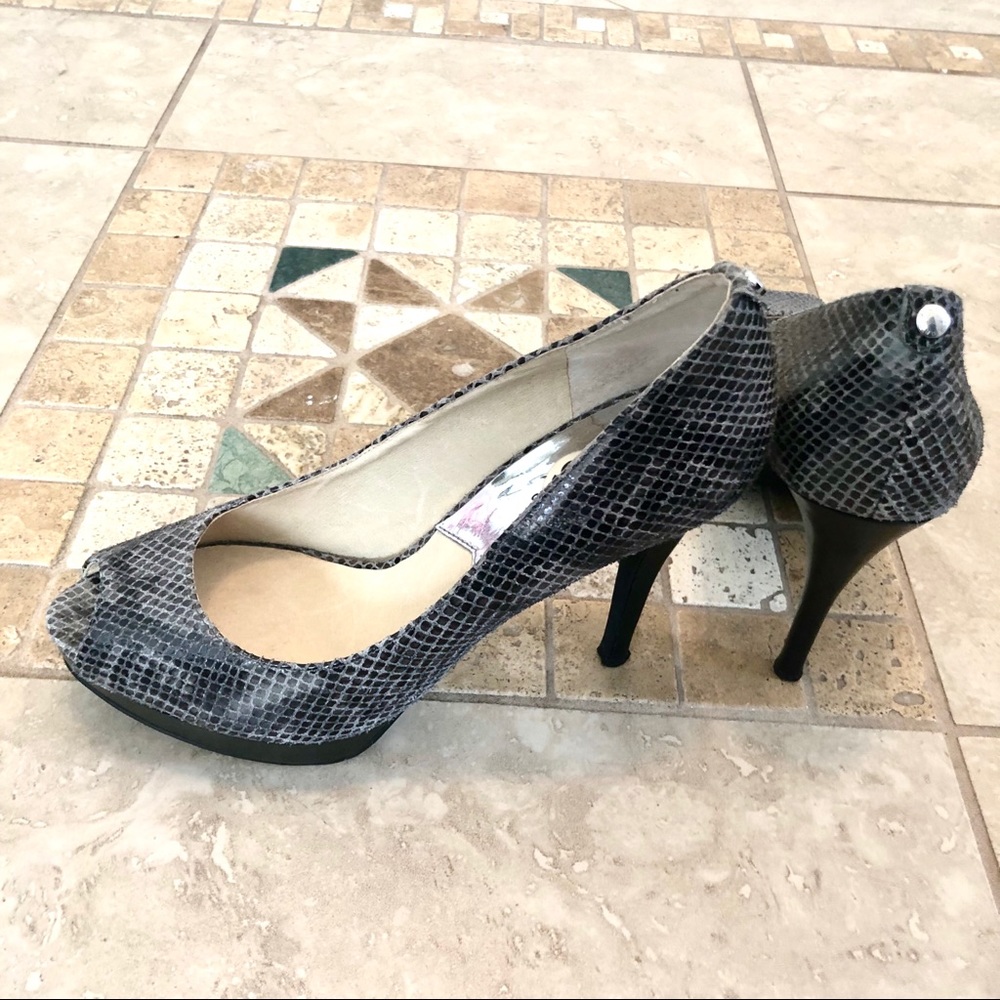 Michael Michael Kors Python Peep Toe Pump Sz 9.5! - image 4